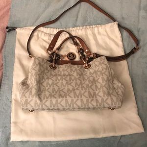 Michael Kors Purse w/ matching wallet